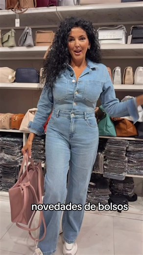 👜✨ ATENCIÓN, CHICAS ✨👜 ¡Nueva colección de bolsos ya disponible en nuestra web! 💥 SÚPER NOVEDAD 💥 Diseños que enamoran, ideales para completar cualquier look 💖 🔥 Tendencia total de la temporada 🔥 👉 Entra ya y hazte con el tuyo… porque os vais a enamorar 😍 #NuevaColección #Bolsos #SuperNovedad #ModaMujer #Imprescindibles Enamórate ShoppingTime