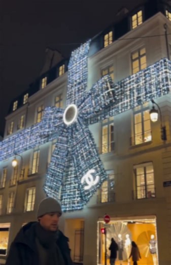 ✨ Chanel Christmas Decorations 2025 | Magical Holiday Display in Paris 🇫🇷🎄