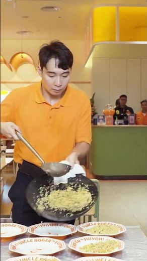 Uncle Roger breaks fried rice world record 🍚
