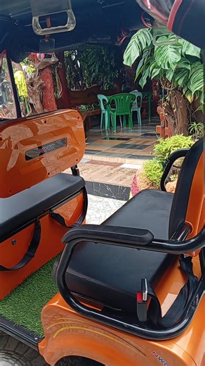 1 year na agad si QueenCesz 🥳 The NWOW EMC-Golf series consists of 4-wheeled electric vehicles designed for short commutes, recreational use, and (as the name suggests) golf course transportation. It is a popular "e-car" style e-bike in the Philippines, prized for its roof and 4-seater capacity. Below is a breakdown of the key specs and features for the most recent models. Quick Specs (EMC-Golf) Feature Specification Motor 800W Differential Motor Battery 60V 32Ah Lead Acid Max Speed 24 – 35 km/
