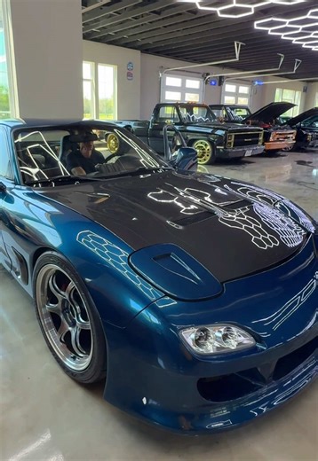 Experience the Iconic Sound of Mazda RX7 Rotary Engines