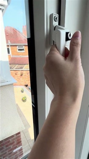 bedroom 3 window handle not working when move in