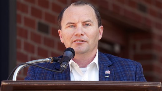 Davis vetoes tax hike, minority, youth programs funding in 2026 budget