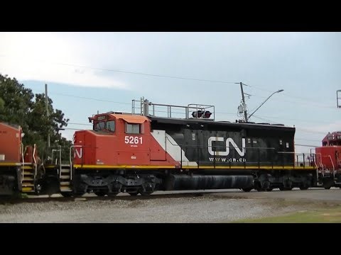 CN Flared SD40-2W!!! CN L516 passes through Lutcher, LA
