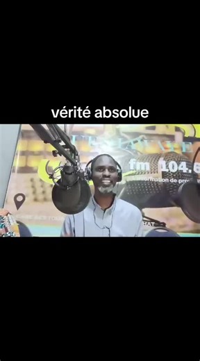 l'humilité précède la gloire le thème que le frère Pascal l'homme de Dieu a partagé cher ami je tiens à vous rappeler ces temps intenses dans la présence de Dieu chaque samedi à 18h 20h dimanche 9h à 11h ne manque pas ce rendez-vous sur guediawaye FM 104.6 et en live tiktok sur ce compte #tiktokfrance🇨🇵 #tiktoksenegal🇸🇳 #tiktoknews #Jésus #adorationchretienne #delivrance #émission