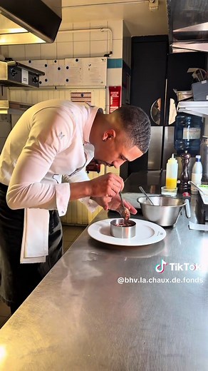 Votre Plat Émblématique à la Brasserie Hôtel de Ville