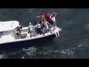 Gronkowski dances on boat during Super Bowl LV parade