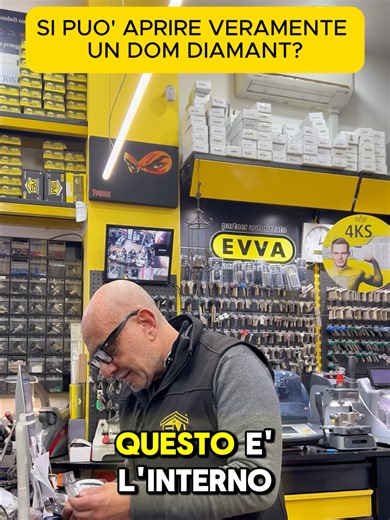 Da Sicurezza Marconi le consulenze non sono mai banali 🔐😅 C’è chi arriva convinto di sapere tutto… e chi esce scoprendo che la sicurezza è una cosa seria (ma noi la spieghiamo col sorriso). Perché una serratura non vale l’altra. E neanche i consigli trovati su internet 👀 Non perdere la parte 2! 🛠️ Sicurezza Marconi 📍Viale Guglielmo Marconi, 433\\435 📞065584276 - 3939266724 . . . #sicurezzamarconi #sicurezza #chiavi #consulenza