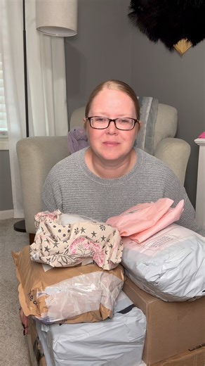 65K views · 1.9K reactions | 10/27 My Large BupBox did not dissapoint but now we need to play the Real or Fake game! Did I really get Dolce & Gabbana and Nikes? I can not tell!!  What do you all think? 樂 This large @BupBoxes is $220 but you can get 10% off and watch them pack your box when they are Live. #unboxing #unboxingvideo #mysterybox #dolcegabbana #blindboxopening | Midwest Pallet Fun | Facebook