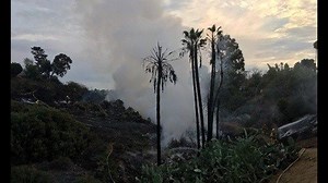 Brush fire in Serra Mesa briefly threatens homes