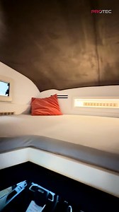 ✨ Maßgeschneidert. Voll ausgestattet. 100 % DU. In unserer Manufaktur entsteht der Q18 VARIO – individuell gebaut nach deinen Wünschen. Mit Slideouts, 6 Schlafplätzen, Solar, Spülmaschine & vielem mehr. 🚫 Kein spezieller Führerschein nötig. 👉 Bereit für dein Traum-Reisemobil? Wir bauen es für dich! ✨ Tailor-made. Fully equipped. 100% YOU. In our in-house manufactory, the Q18 VARIO is built entirely according to your wishes. Featuring slide-outs, 6 beds, solar power, dishwasher & much more. 🚫 