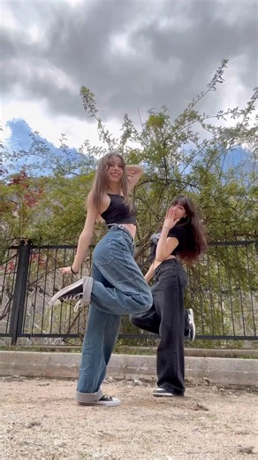 PSY - “Gentleman” Dance Cover with Luna #psy #gentleman #gentlemandance #kpop #trending #shorts