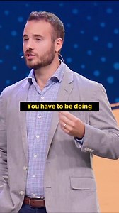 You can’t lead a team you don’t know. President of Ramsey Solutions, Daniel Ramsey, stopped by Day 2 of #EntreMasterSeries to walk us through the communication rhythms needed to grow your business. #meetings #communication #healthycommunication #healthyconflict #leadership #leadershipconference | EntreLeadership