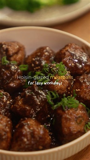 Hoisin Glazed Meatballs with Broccoli & Rice 🍚🥦