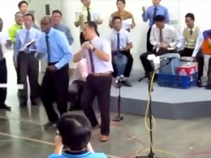 A beautiful dance by our brothers at a get together after an international convention song no 57 (preaching to all sorts of people) created with a local instrument, so lovely and melodious 🥰🥰🥰🥰🥰 | Samipans de DJ