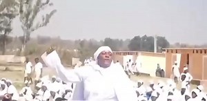 31K views · 205 reactions | Businessman Sir Wicknell has bought a Toyota Fortuner worth $65,000 for Madzimai Nyaradzo from the Velvet branch of Johanne Masowe. Madzimai Nyaradzo will also get $5,000 for fuel and pocket money. Chivayo also gave $25,000 to 25 Madzimai who will get $1,000 each. Sir Wicknell has bought hundreds of cars and given away millions of dollars in cash. He was named the second-best philanthropist in Africa. | The Day Star | Facebook