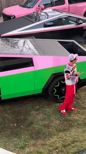 Sauce Walka on Instagram: "New CyberBeast added to tha family @420dap Jus AKA’D the Tesla FOLLOW @420dap RIGHT NOWATHIN SEATTLE WE ON The way in 14days we will be ON TOWN BIDNEZZ contact @vvsgame or @420dap to set up any SHOWS PROMOS OR FEATURES #TSFBidnezz #PurseEnt"