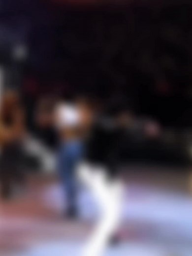 I love this move😍🔥 #popularcreator #aura #lutfenkesfet #kesfetteyizzzzzz #mj #moonwalk #mjinnocent #mjfan #mjolo #xuhuong #xyzbca #popking #1995 #edit #edits #trendingvideo #viraltiktok #global #world #michaeljackson #moonwalkers