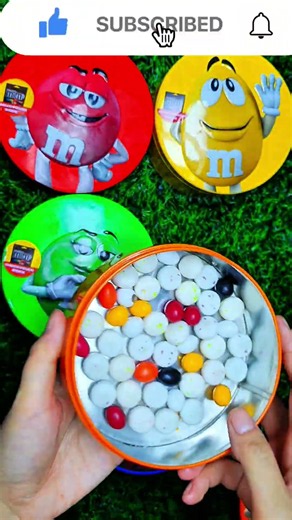 Enjoy colorful M&M’s candy, satisfying sounds, and sweet ASMR fun! 🍫🌈✨
