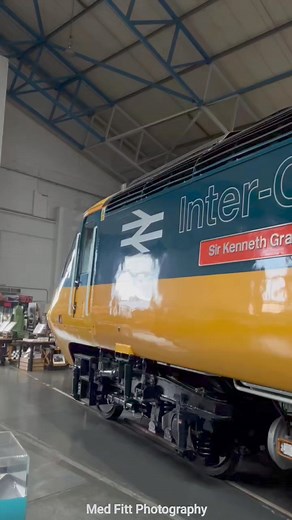 World's Fastest Diesel Eletric Locomotive 🚂 Class 43 High Speed Train power car--more commonly known as the InterCity 125 Introduced in 1976, the InterCity 125 quickly formed the backbone of Britain's high-speed rail routes and revived interest in rail travel after years in the doldrums. The loco's popularity was helped by both its eye-catching aerodynamic wedge-shaped design- penned by Sir Kenneth Grange-and its considerable speed advantage over what went before. The 148mph top speed recorded 