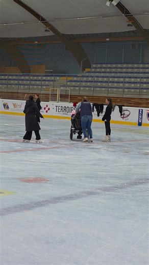 #handisport #patinage #activitephysiqueadaptee #dimanchematin | Unis pour Emmy