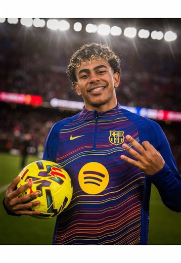 #reactions #aftermatch #lamineyamal #villareal #barcelona Lamine Yamal reyaji apre match la nan interview. Li menm ki fe 3 goals e fini MVP match la. Li felisite performance ekip la, epi di tout moun kwè pou mardi nan remontada. Yamal fe 10/10 devan Villareal