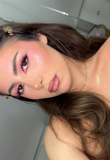 Perfect Pink Glitter Makeup Look Tutorial