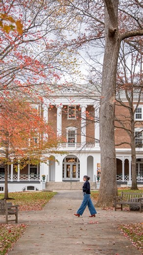 The first flurry of the season flew over campus this morning! Do you remember your first Hollins snow? ❄️ 🍂 💚 💛 📸: Allie Mitchem ’26 #MyHollins #FirstSnow #College #Campus | Hollins University