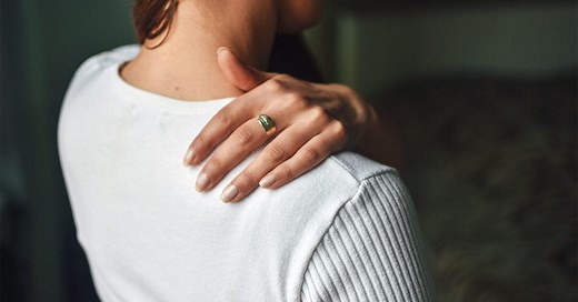 Breast Cancer and Shoulder Blade Pain: What You Should Know