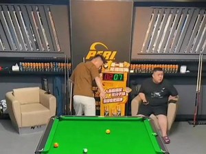 台球还能这么玩？#全民杆法秀 #佟璐 #台球 #台球是一种生活 #眉县猕猴桃酸甜刚刚好 @iFresh亚果会