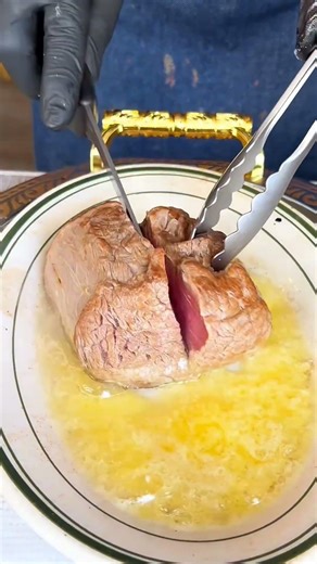 Garlic Soy Sauce Beef Fillet Steak [If it goes viral, will it become a menu item!?] A piping hot,...