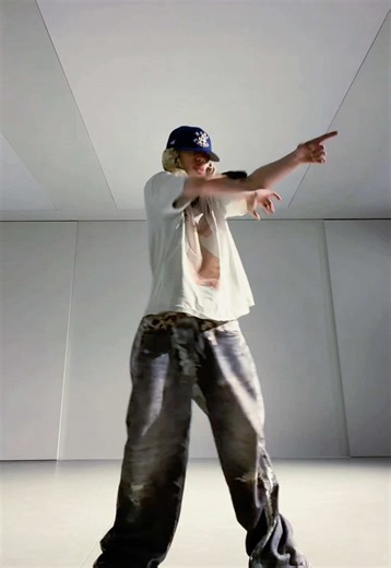 REDRED New Dance Trend? SEVENTOEIGHT D'om Cover