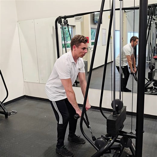 Standing - Cable Up Right Row