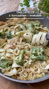 Przepyszny makaron tagliatelle z kurczakiem i brokułem w sosie śmietankowym😋 Składniki: 450g piersi z kurczak(przyprawa do kurczaka, sól i pieprz), 1 cebula, 20g masła, 1-2 ząbki czosnku, 200 ml śmietanki 30%, 2 serki śmietankowe topione, 1 brokuł, 200g makaronu tagliatelle, sól i pieprz do smaku. #makaron #makarontagliatelle #tagliatelle #kurczak #brokuł #sosśmietanowy #sertopiony #makaronzkurczakiem #brocoli #pasta #pastabroccoli | kuchenne_mecyje