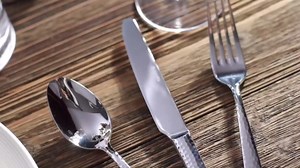 KEAWELL Premium Louis 4-Piece Hammered Dinner Forks (4, 8.3" Dinner Fork) | 18/10 Stainless Steel Dinner Forks; Hammered Squared-Edge Handles; Smooth, Rounded Edges for Comfort; Dishwasher Safe