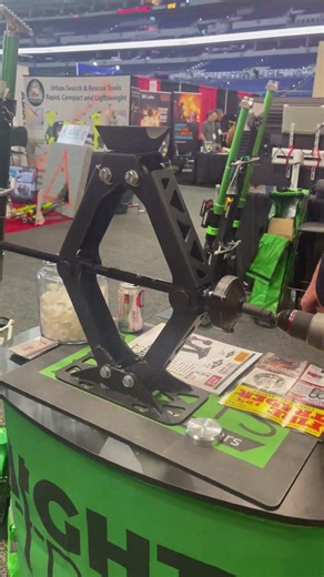 Mighty Struts Scissor Jack HD