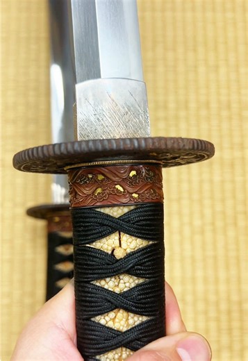 Beautiful wave fuchi🌊🗡️✨ #katana #japan #samuraisword #samurai #shogun