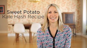 Sweeten up your brunch with this sweet potato kale hash! RECIPE: http://bit.ly/2eKuOFi | Kin