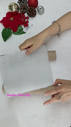 Cómo hacer un Santa Claus con tubos de cartón