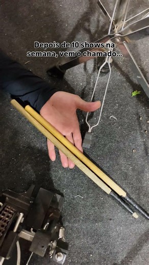 Depois de 10 shows vem o chamado… #humor #rock2000s #bandaderock