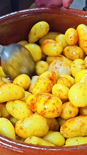 The secret to perfect roasted baby potatoes 🥔