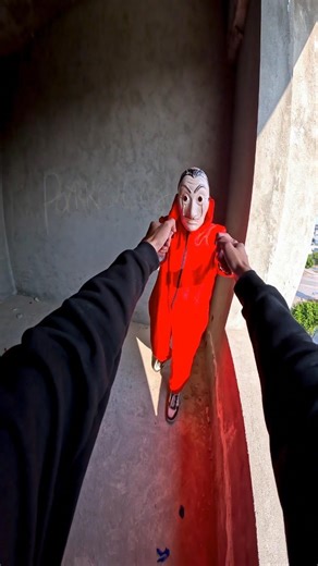 moneyhaist rooftop parkour freerun pov🥰#parkour #parkourlife #moneyheist #rooftop #trendingshorts