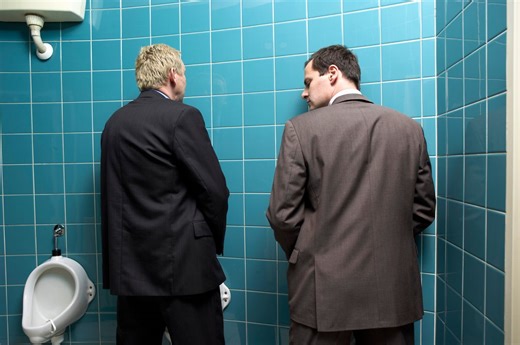 10 Restroom Etiquette Rules People Are Constantly Breaking