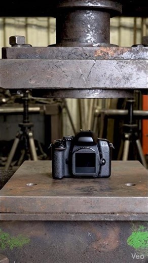 Hydraulic Press vs DSLR Camera: Epic Destruction! 💥