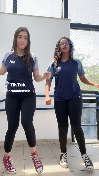 Dança TikTok com Clara Malensek e Yu Yuna