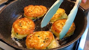 305K views · 5.2K reactions | НУ ОЧЕНЬ ЛЕНИВЫЕ ПИРОЖКИ ЗА 10 МИН//С ЛУКОМ И ЯЙЦОМ 400 мл кефира По 1 ч.л соли и сахара 1 яйцо 0,5 ч.л соды 20 мл растит.масло 350 г муки(+-) смотрите на консистенцию теста Зеленый лук 4 отварных яйца | Теплота | Facebook