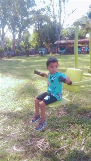 baby sharkhttps://media.tenor.com/T9cVX3rcSaMAAAAM/shark-baby-shark.gif