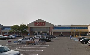 Garden City Sports Authority to Close
