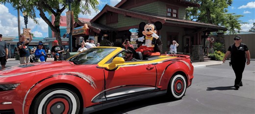 ‘Mickey & Friends Motorcade’ at Disney’s Hollywood Studios Ending on February 12th  | Chip and Company