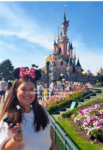 Disney Girls Unite! March Disneyland Plans